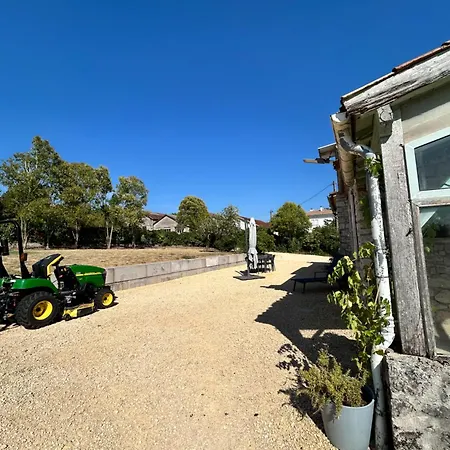 - Le Clos Des Peres
