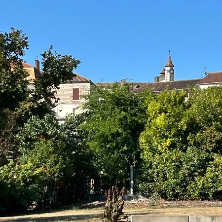 - Le Clos Des Peres Casa de Férias