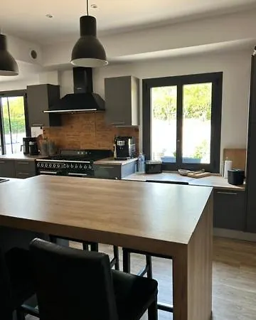 - Le Clos Des Peres Monflanquin